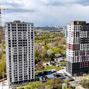 Тепловозна вул., 28