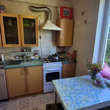 Академіка Корольова вул., 35