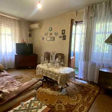 Академіка Корольова вул., 34