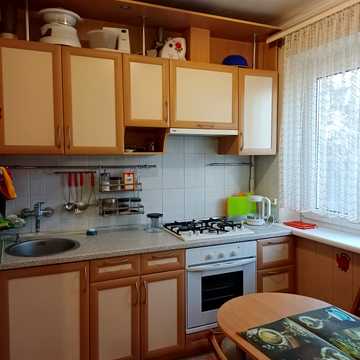 Познанська вул., 3