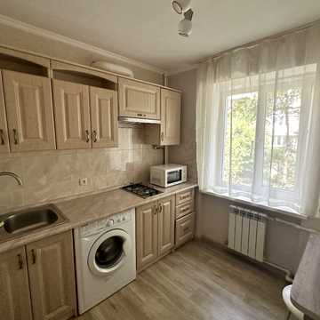 Вартових Неба вул. (Тобольська), 52