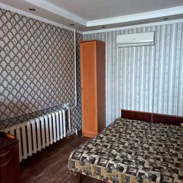 Смілянська вул., 19