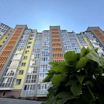 Володимира Великого вул., (Будинок 2)