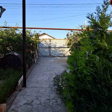 Новошкільна вул., 43