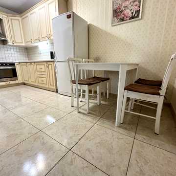 Полтавська вул., 10