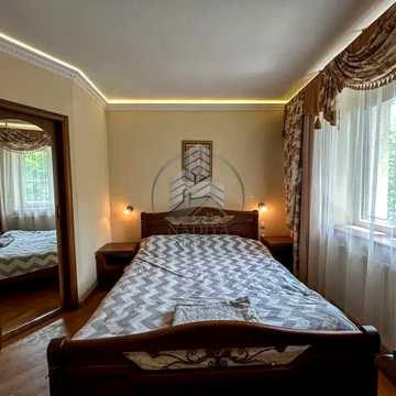 Героїв УПА вул., 21