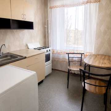 Академіка Доброхотова вул., 7