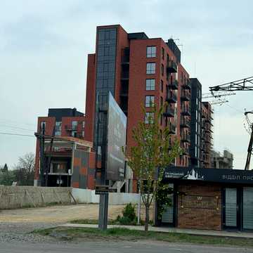 Ужгородська вул., (Будинок 1)