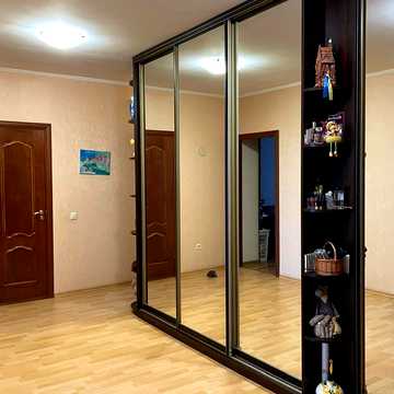 Хмельницька вул., 10