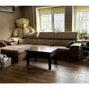 Прикордонника Лазаренка вул., 10