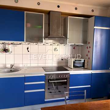 Драгоманова вул., 8
