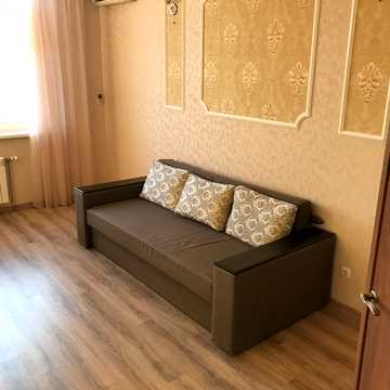Гната Хоткевича вул. (Червоногвардійська), 8