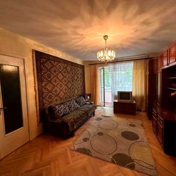 Коломийська вул., 19