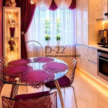 Карела Чапека вул. (Юліуса Фучика), 8