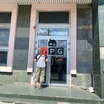 Богдана Хмельницького вул., 20