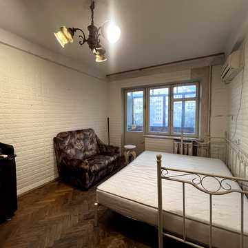 Дарницький бульв., 19