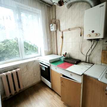 Космонавтів просп., 73