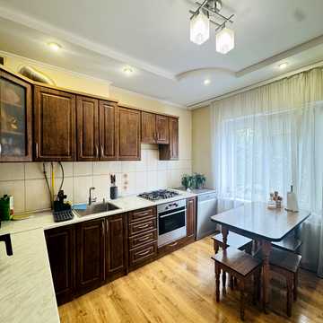Глибока вул., 31