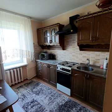 Василя Симоненка вул., 7