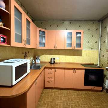 Анни Ахматової вул., 15