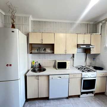 Миколи Бажана просп., 7-Б