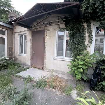 Різовська вул., 6