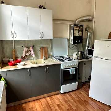 Приморська вул., 37