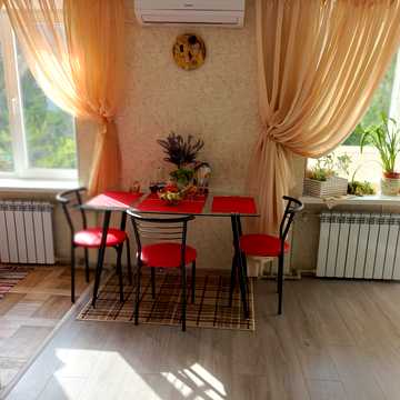 Бериславське шосе, 8