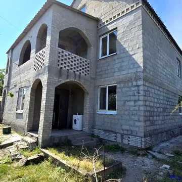 Металургiв вул., 27