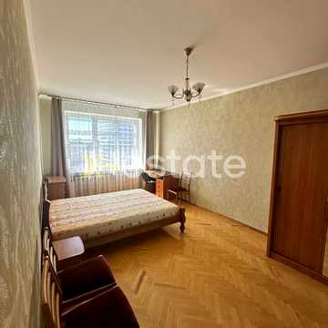Старонаводницька вул., 8-Б