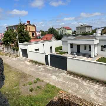 Виноградна, 43