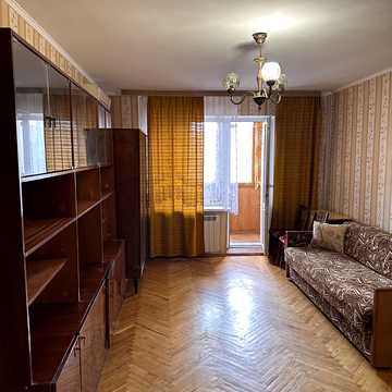 Леоніда Бикова бульв., 5