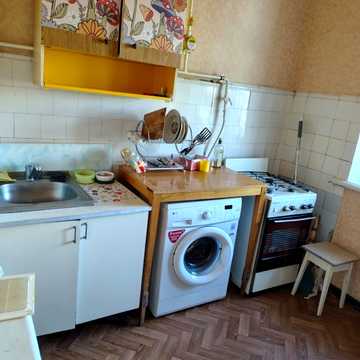Велика Китаївська вул., 83