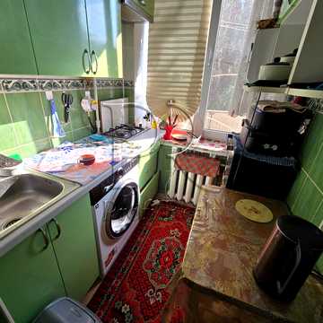 Василя Яна вул., 16