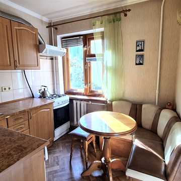 Ольжича вул., 23