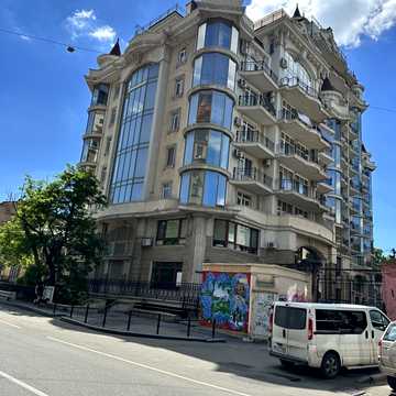 Деволанівський узвіз, 12