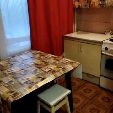 Верховинна вул., 81