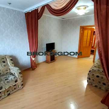 Незалежності бульв. (50 років Жовтня), 17