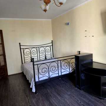 Євгена Чикаленка вул., 59/8