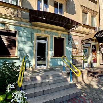 Привокзальна вул., 3