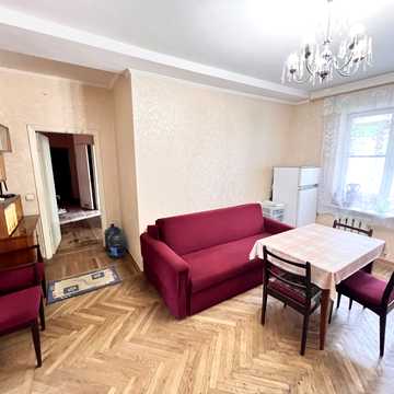 Велика Васильківська вул. (Червоноармійська), 112