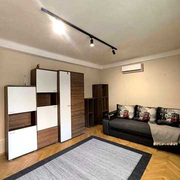 Назарівська вул. (Вєтрова), 7-Б