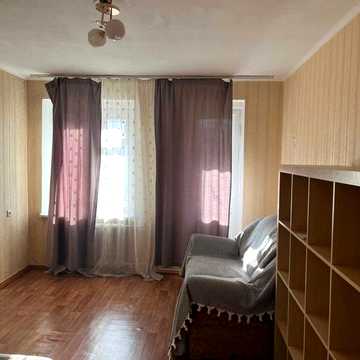 Оболонська вул., 47