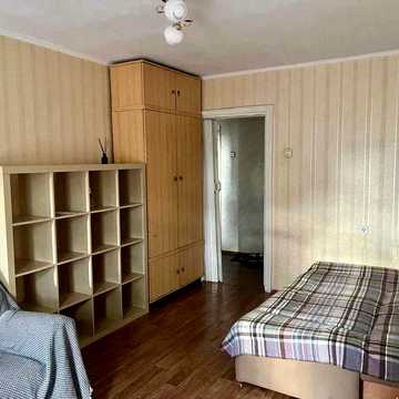 Оболонська вул., 47