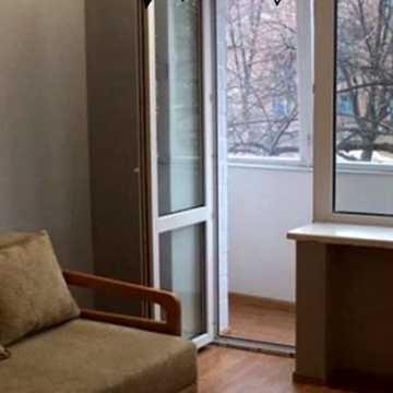 Братиславська вул., 14