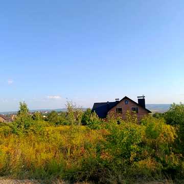 Краєвидна вул., 10