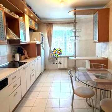 Миколи Бажана просп., 36