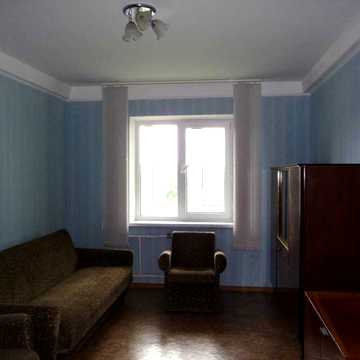 Миколи Ушакова вул., 12