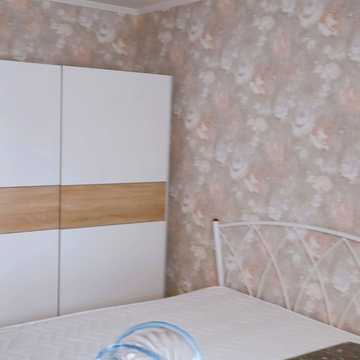 Академіка Глушкова просп., 18