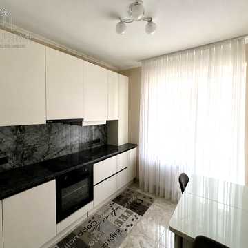 Тарасівська вул., 25